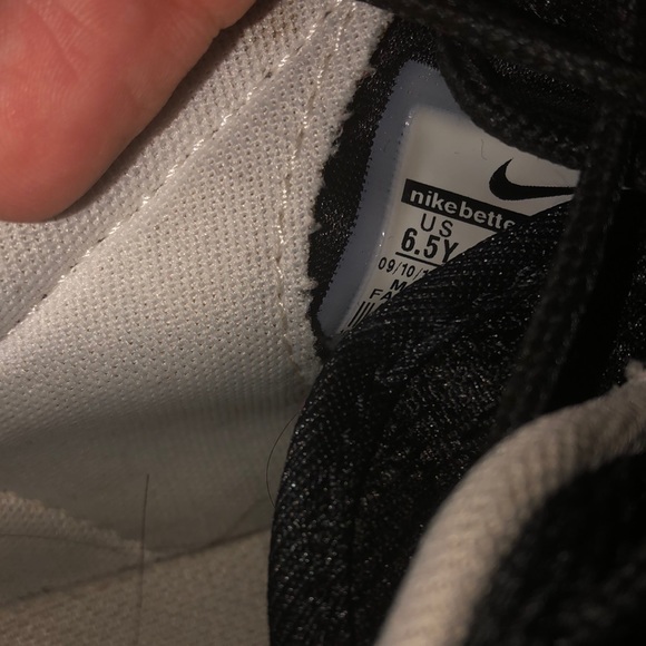 BLACK & WHITE ROSHES - Picture 3 of 6